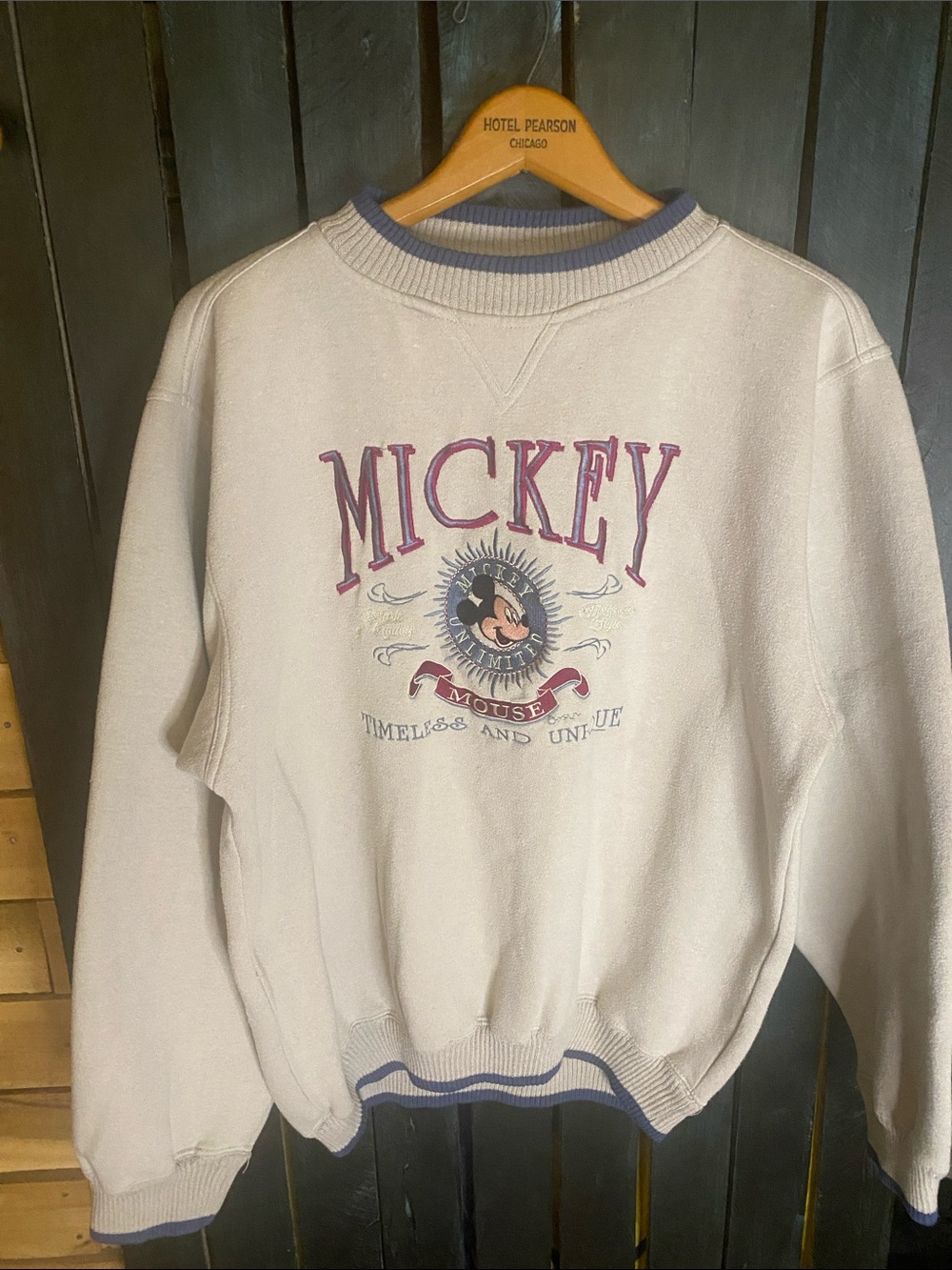Disney Mickey Mouse Graphic Crewneck Sweatshirt gray red blue size Large